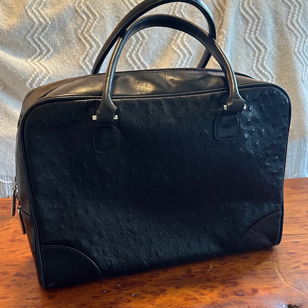 Elegant Black Leather Men's Bag